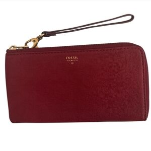 NWOT 💕 FOSSIL BURGUNDY WRISTLET CLUTCH WALLET!